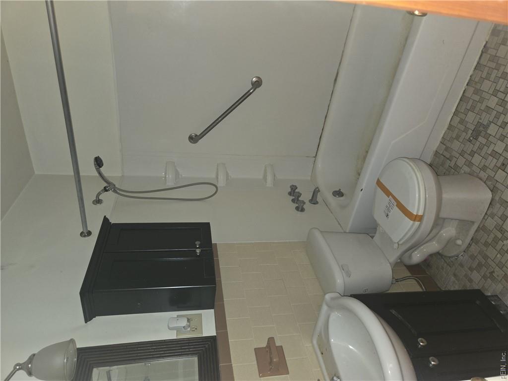 108 Londonshire Ter Property Photo 8
