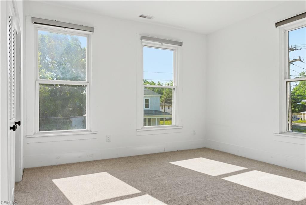 123 Saint James Ave Property Photo 12