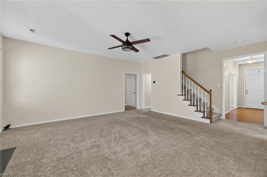 705 Creekwood Dr Property Photo 4