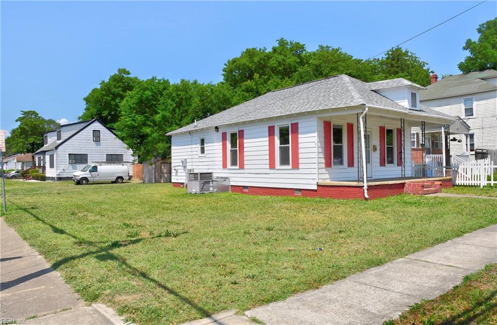 2103 Roanoke Ave Property Photo 5