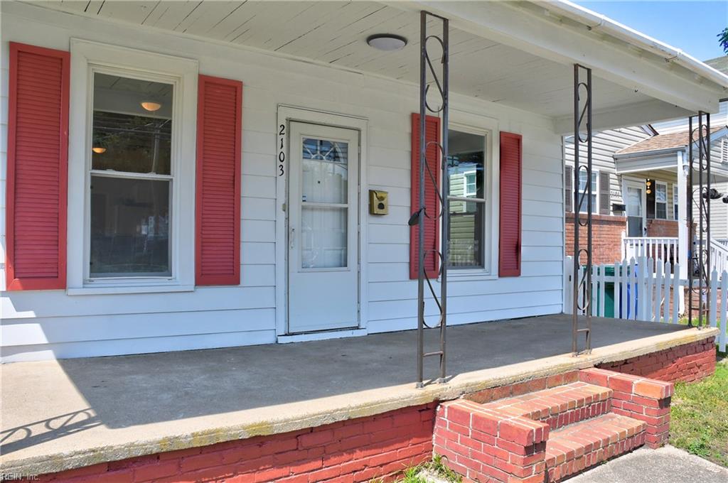 2103 Roanoke Ave Property Photo 6