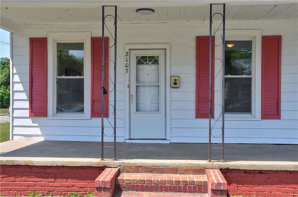 2103 Roanoke Ave Property Photo 7