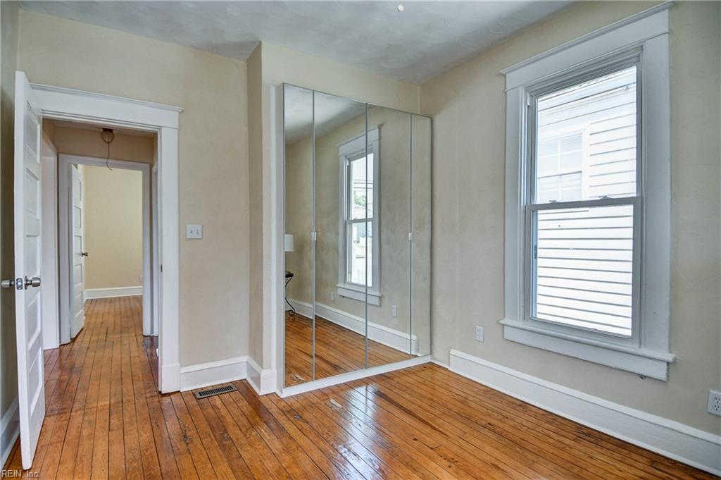 2103 Roanoke Ave Property Photo 23