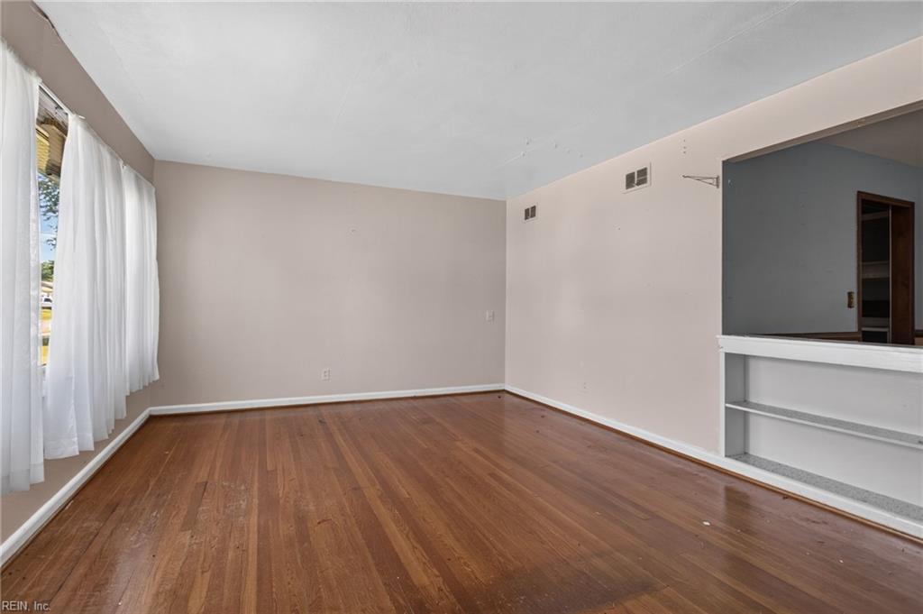 1803 Esquire St Property Photo 5
