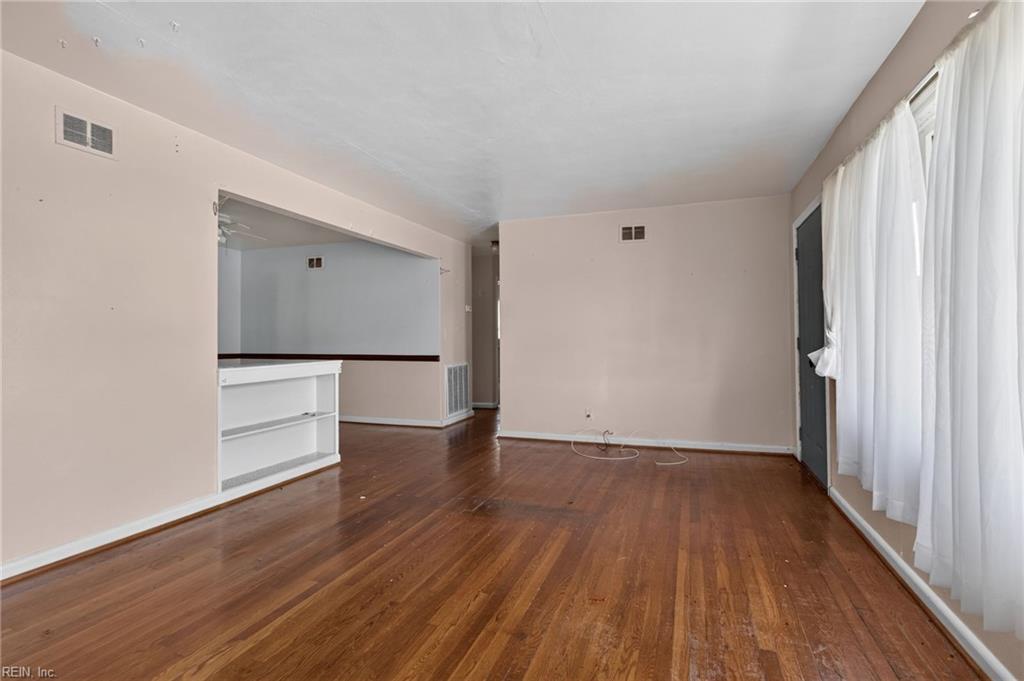 1803 Esquire St Property Photo 6
