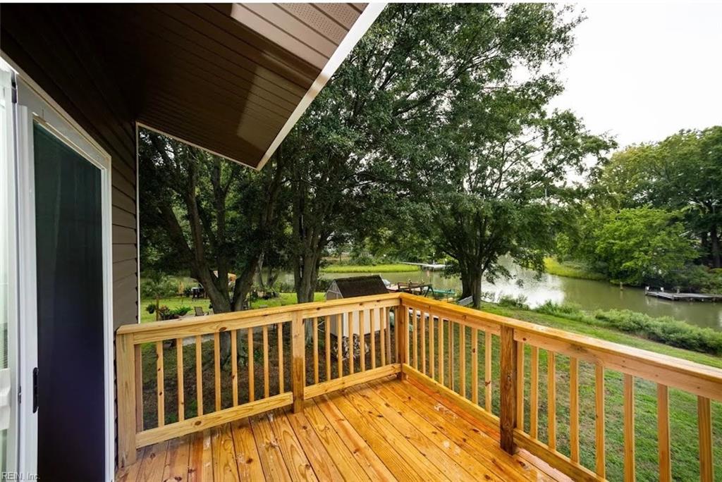 315 Riversedge DR Property Photo 1
