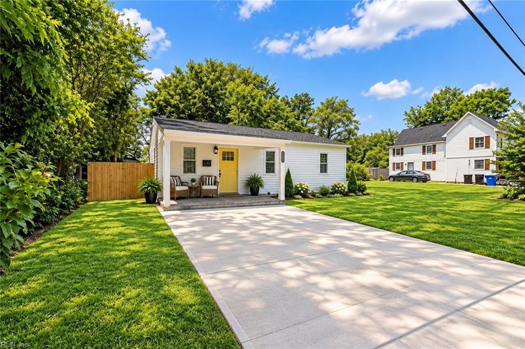 2600 Roanoke Ave Property Photo 3