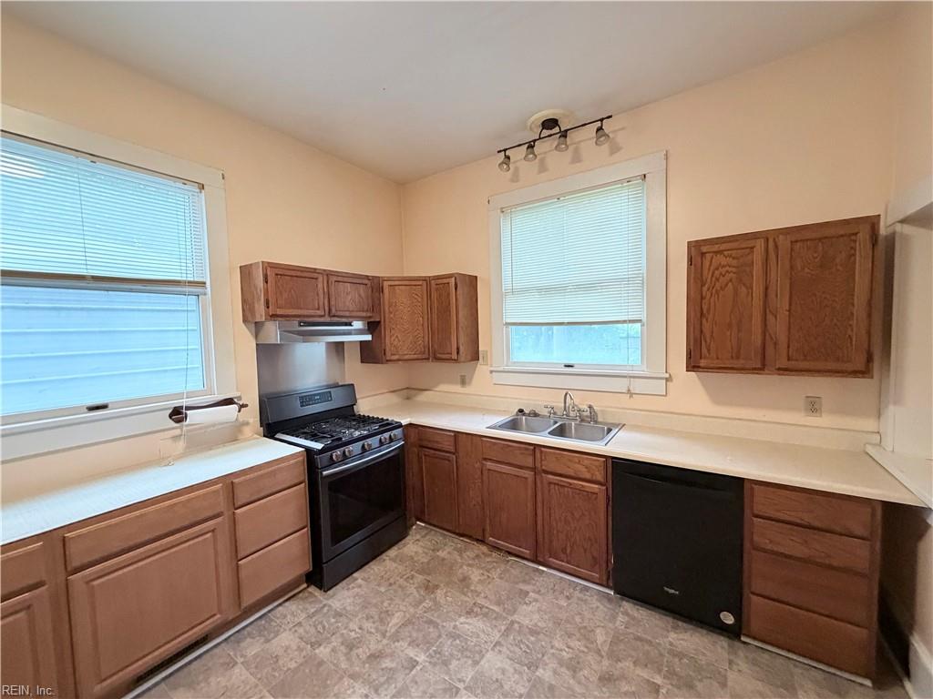 24581 Delaware Rd Property Photo 13
