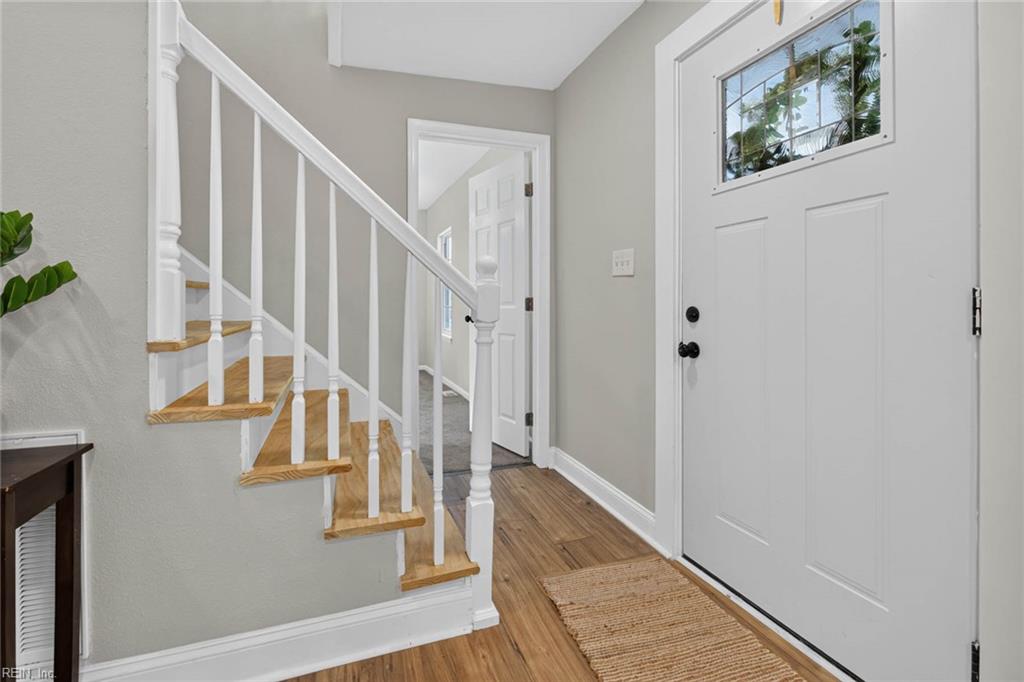 116 E Broad St Property Photo 3