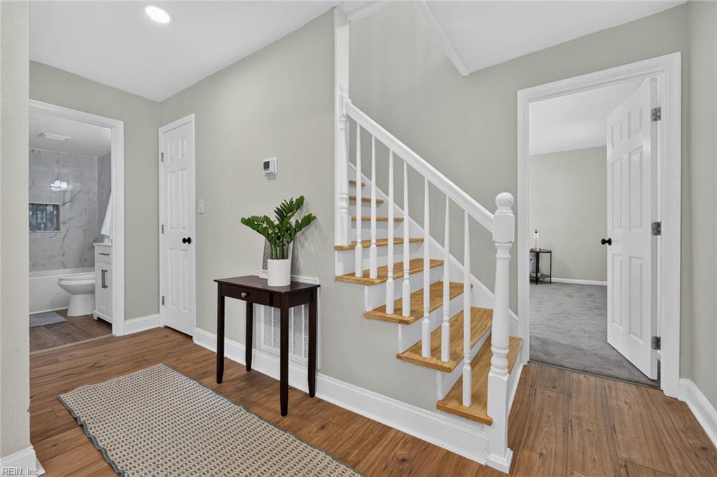 116 E Broad St Property Photo 4
