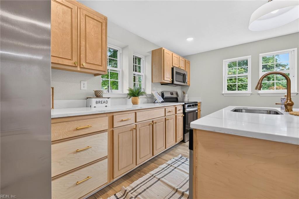116 E Broad St Property Photo 17