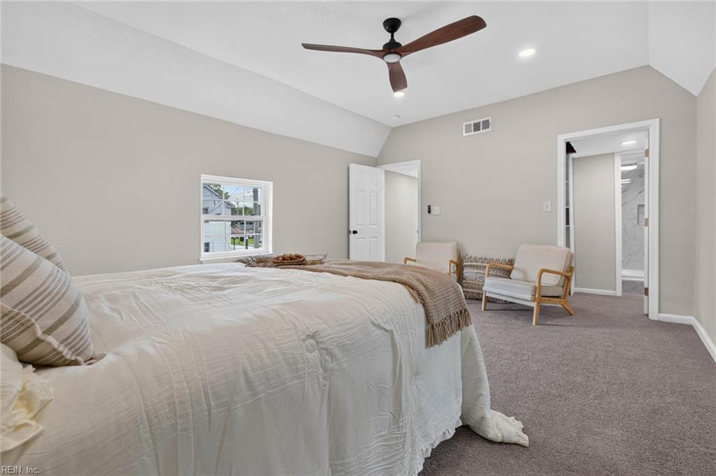 116 E Broad St Property Photo 24