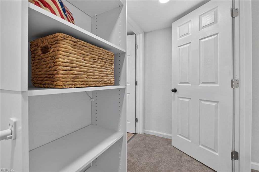 116 E Broad St Property Photo 25
