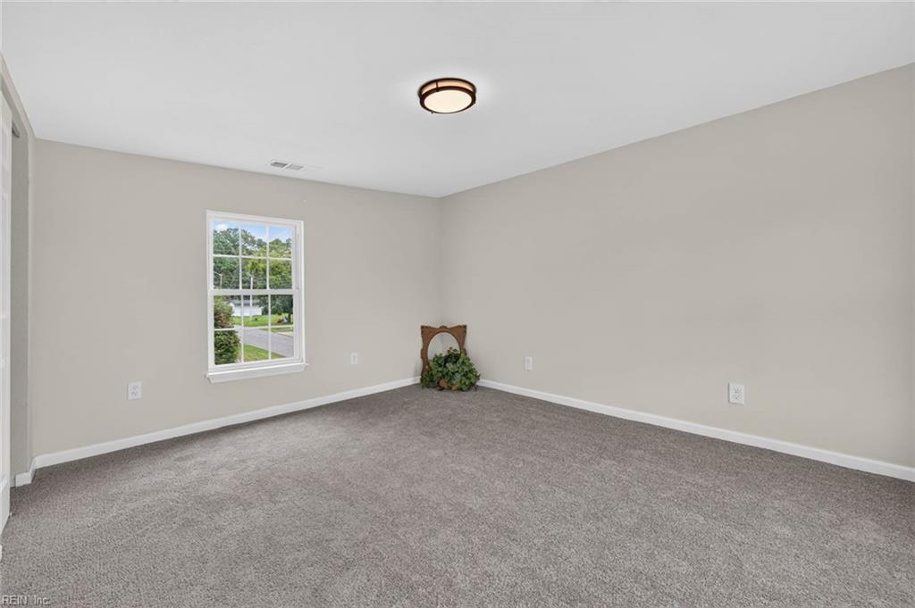 116 E Broad St Property Photo 27