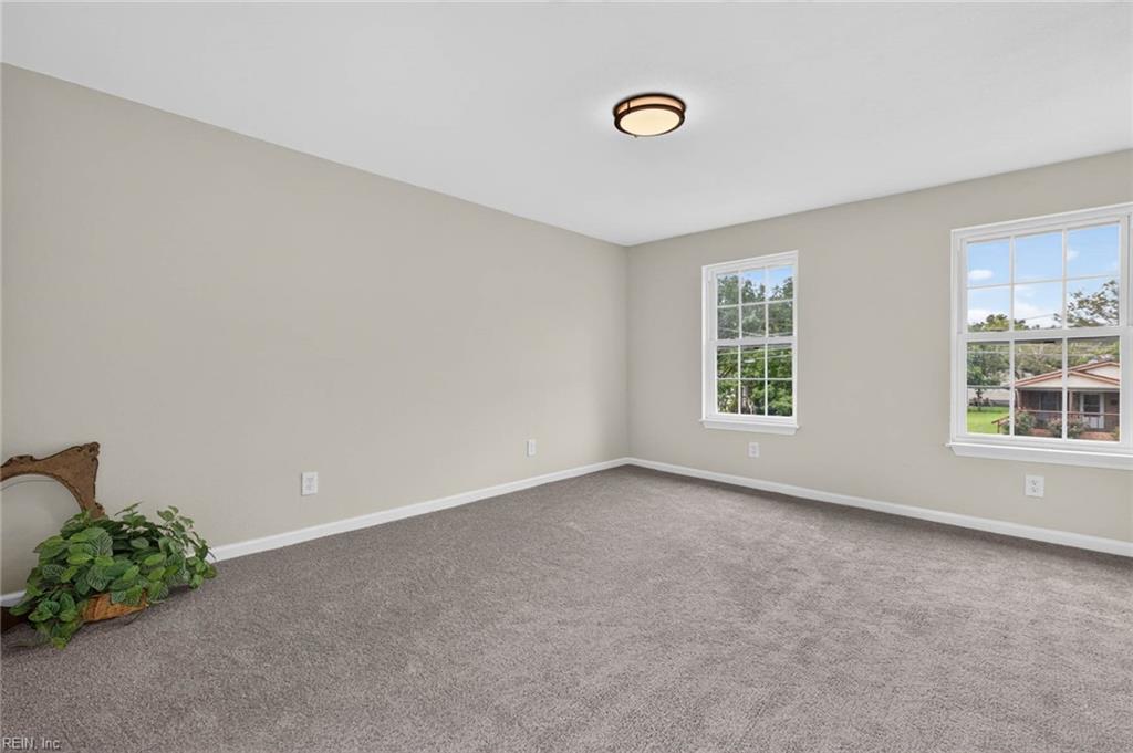 116 E Broad St Property Photo 29