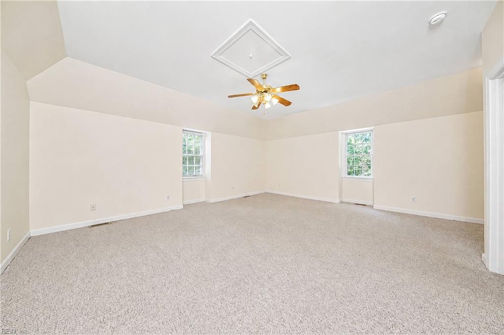 105 Stratton Property Photo 28