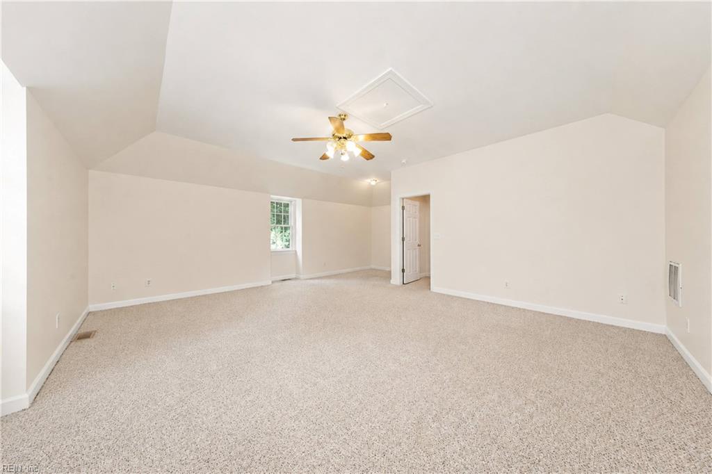 105 Stratton Property Photo 29