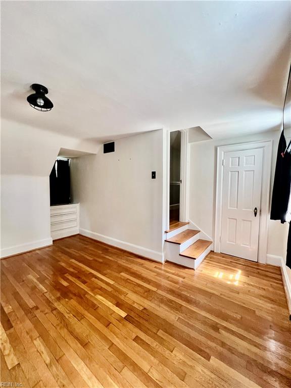 1209 Clay St Property Photo 2