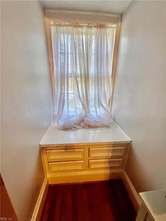 1209 Clay St Property Photo 5