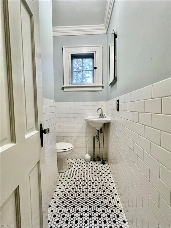 1209 Clay St Property Photo 11
