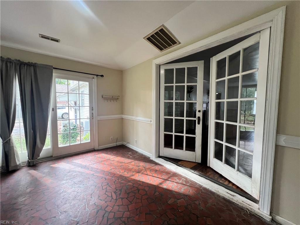 1209 Clay St Property Photo 22