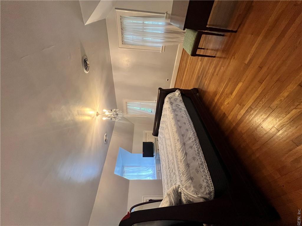 1209 Clay St Property Photo 25