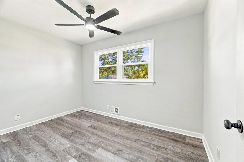 5561 Shadowwood Dr Property Photo 15