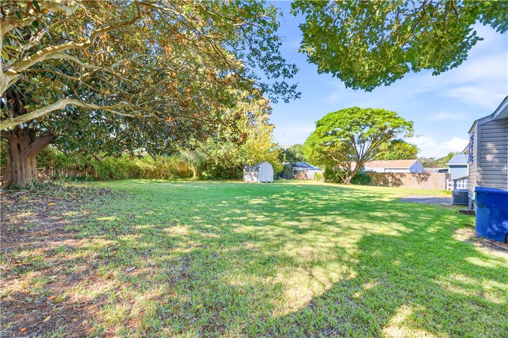 5561 Shadowwood Dr Property Photo 25