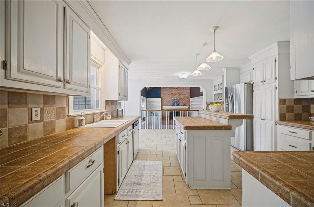 1010 Cuervo Ct Property Photo 18