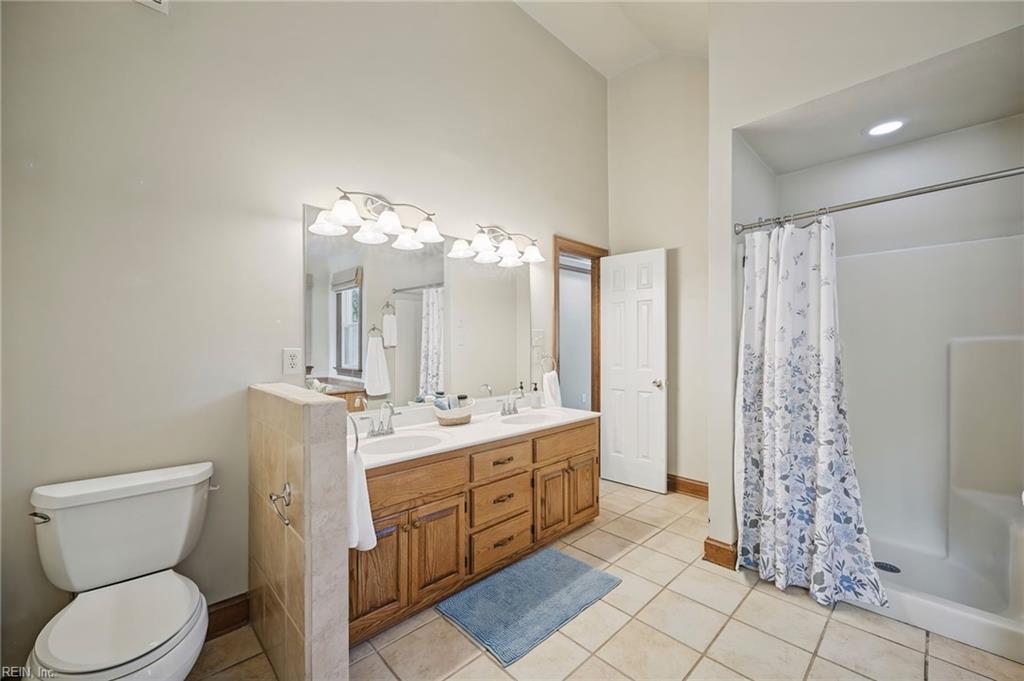 1010 Cuervo Ct Property Photo 38