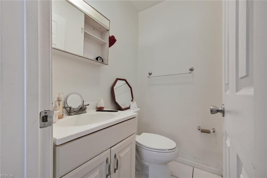 1014 Barclay Sq Property Photo 15