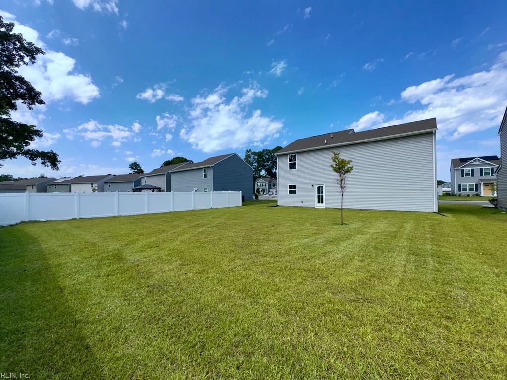 105 Shipmate Way Property Photo 4