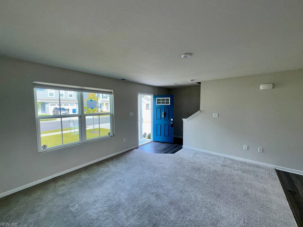 105 Shipmate Way Property Photo 6