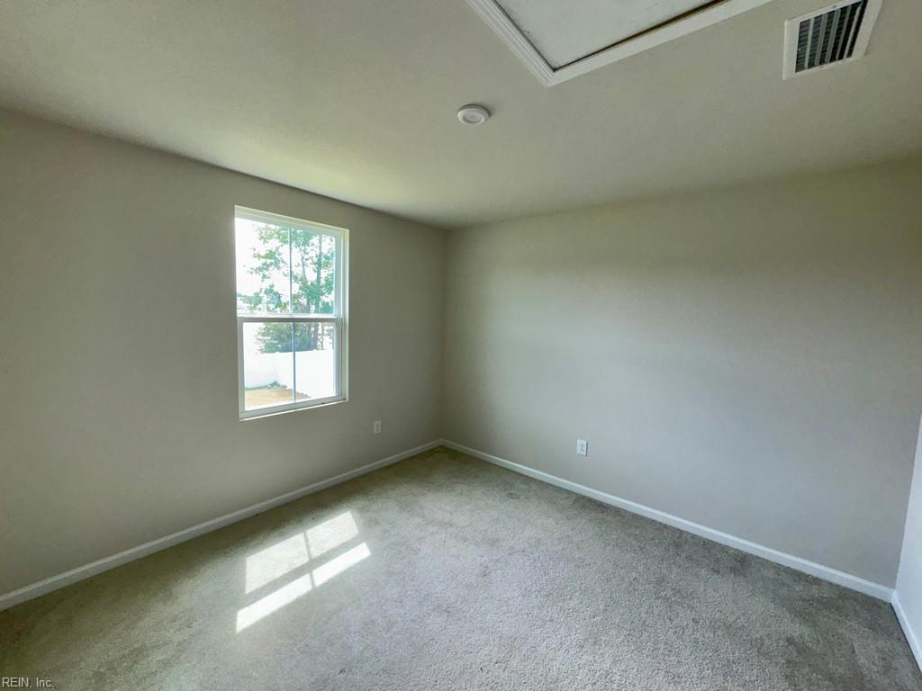 105 Shipmate Way Property Photo 8