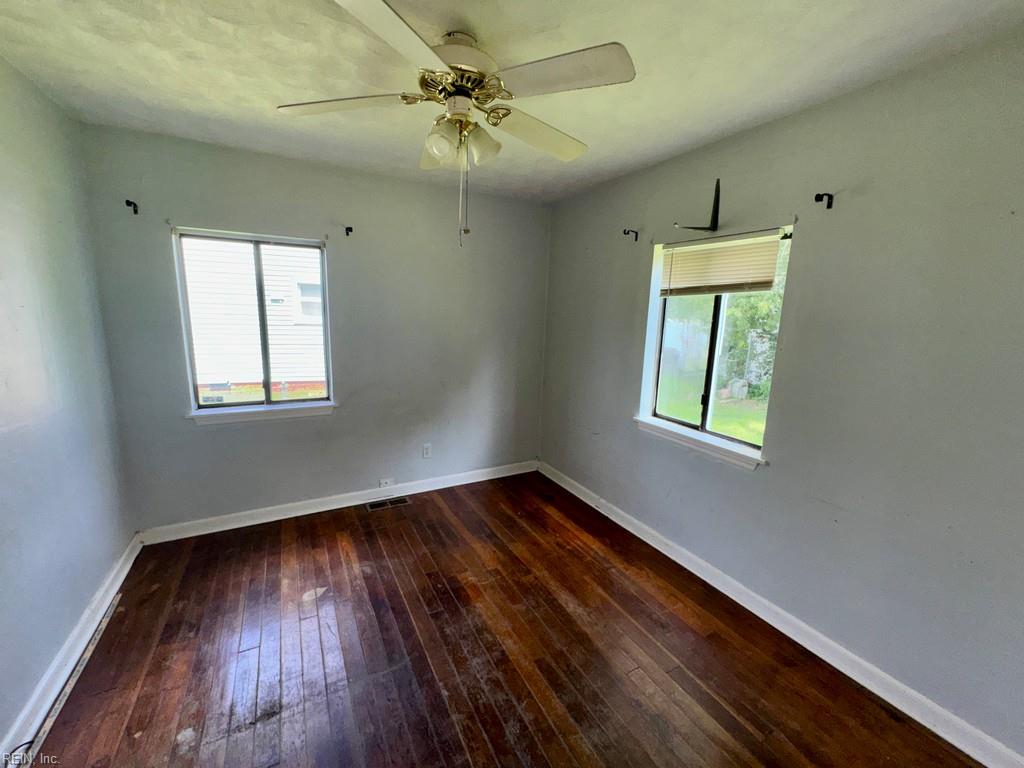 937 Quail St Property Photo 9