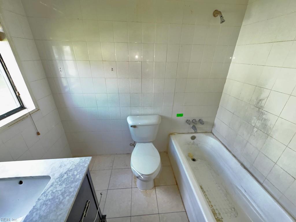 937 Quail St Property Photo 12