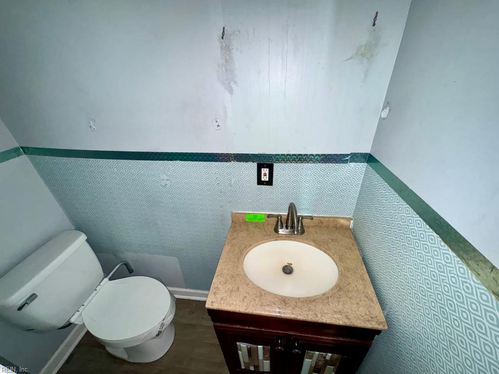 937 Quail St Property Photo 13
