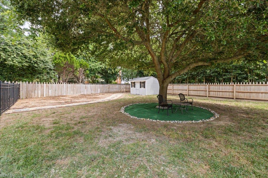 1904 Thomas Bishop Ct Property Photo 44