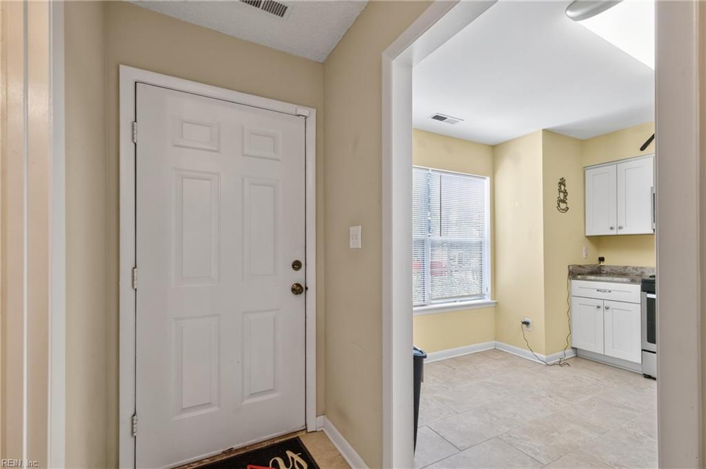 6 Chinaberry Pl Property Photo 3