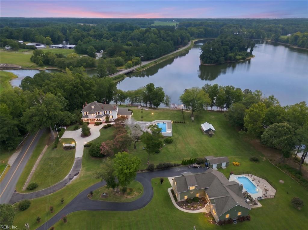 5633 Everets Rd Property Photo 2