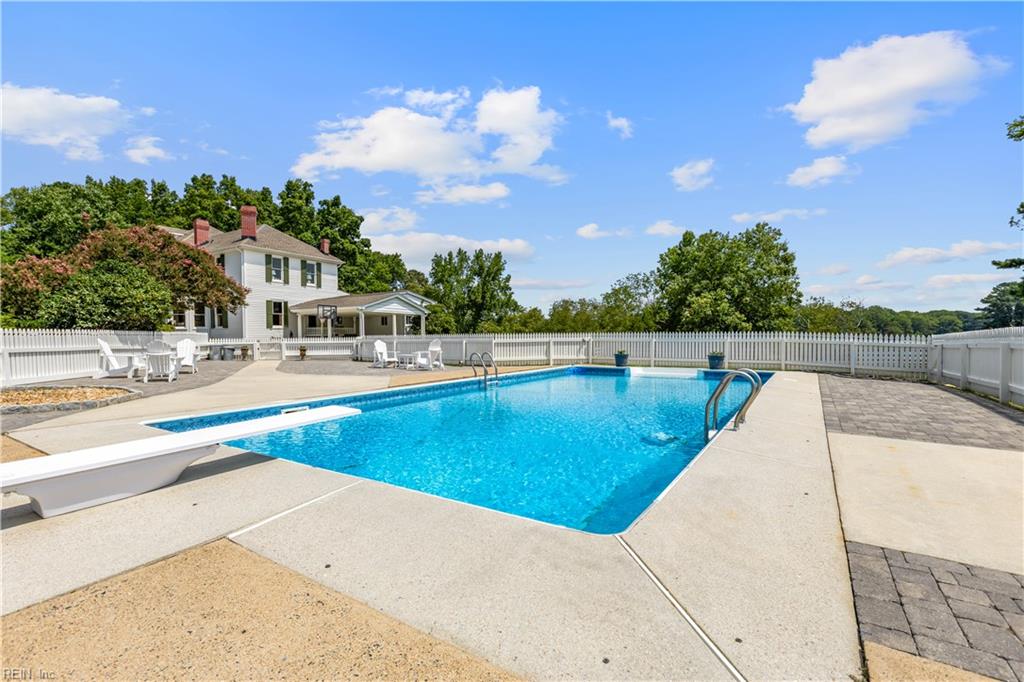 5633 Everets Rd Property Photo 47