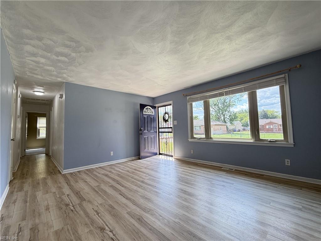 119 Armstrong St Property Photo 6