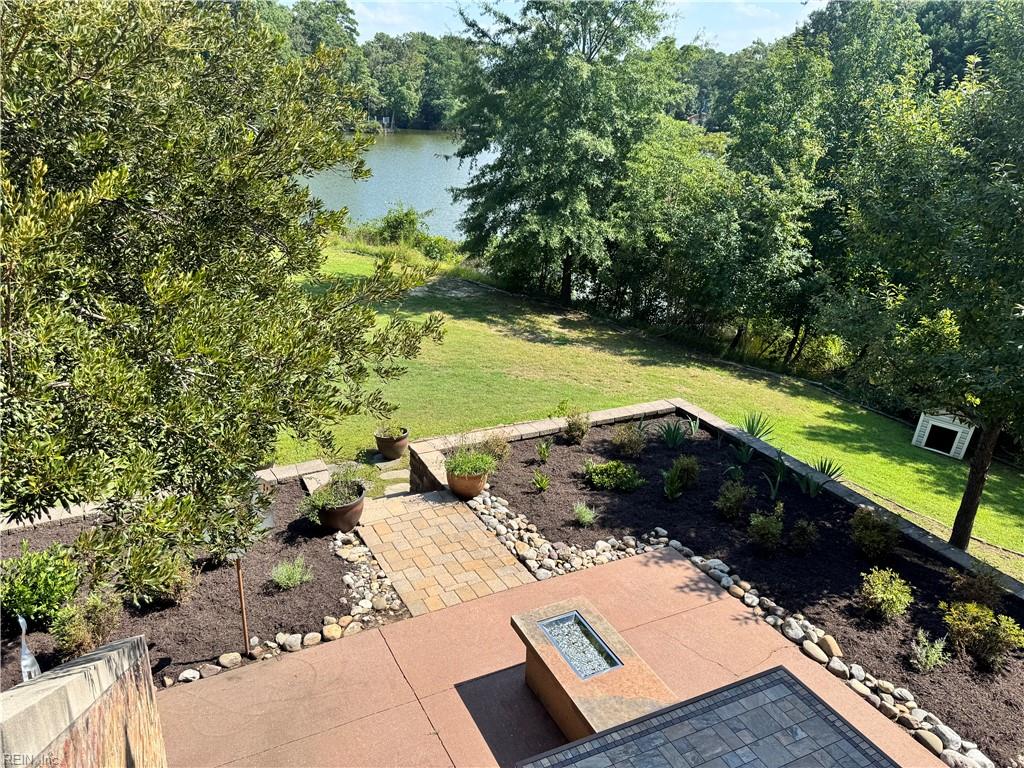 52 Queens Ct Property Photo 2