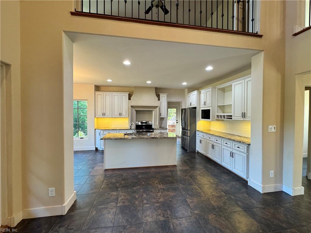 52 Queens Ct Property Photo 8