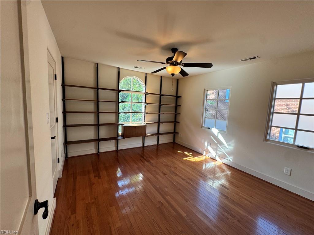 52 Queens Ct Property Photo 16