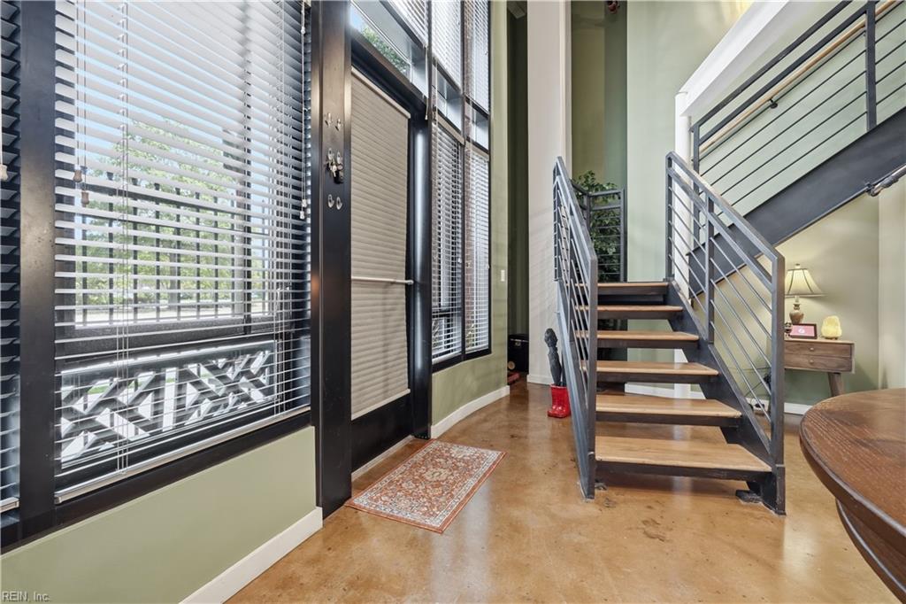 415 Saint Pauls Blvd Property Photo 3