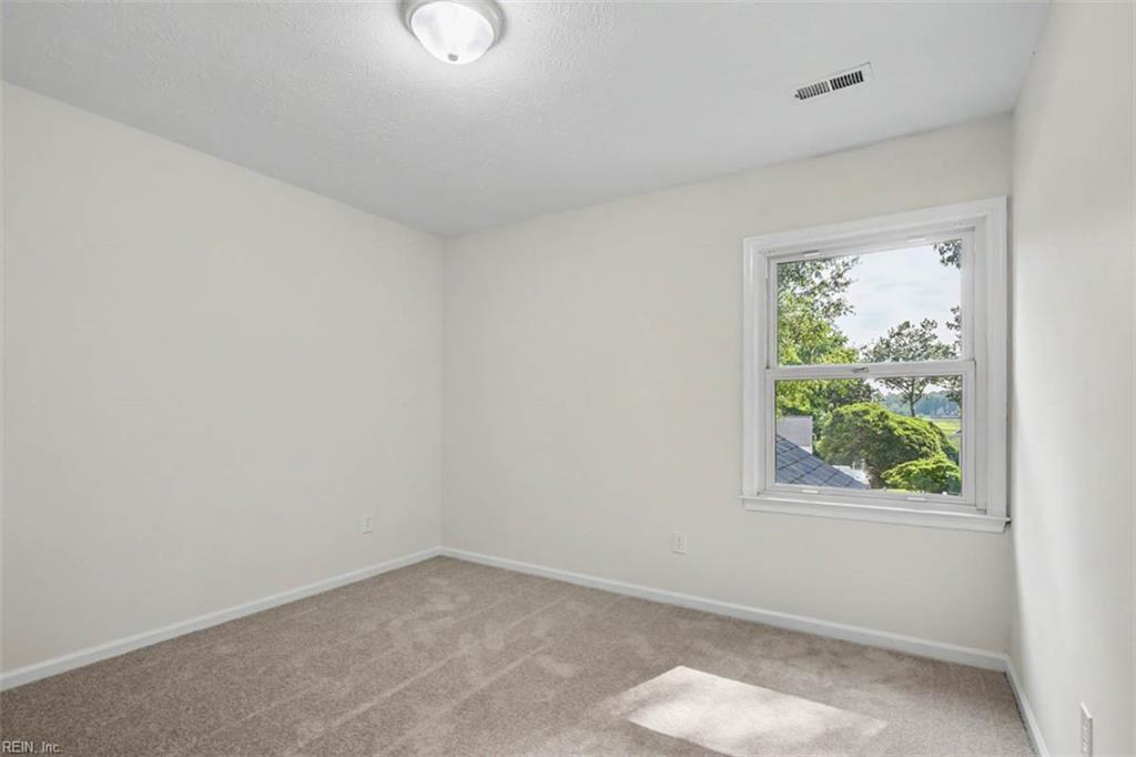 138 Racine Dr Property Photo 32
