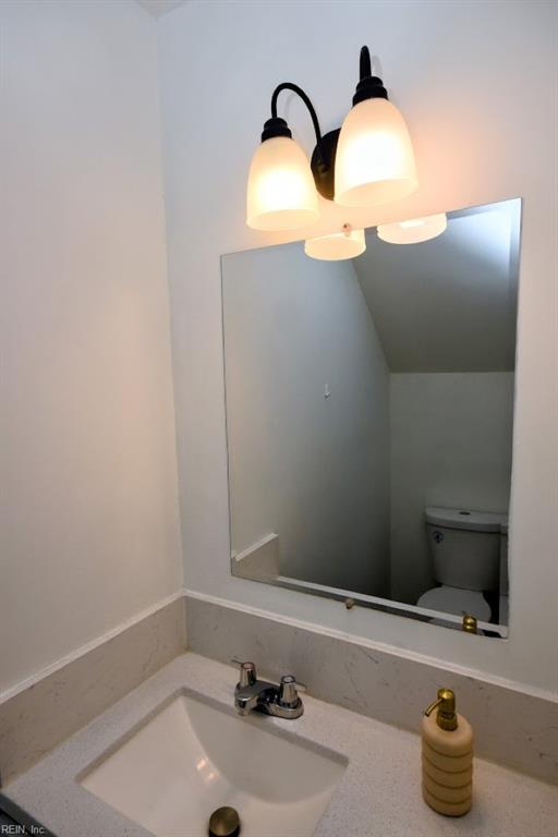 437 Barberton Dr Property Photo 13