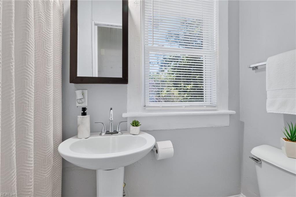 1417 Melrose Pw Property Photo 8
