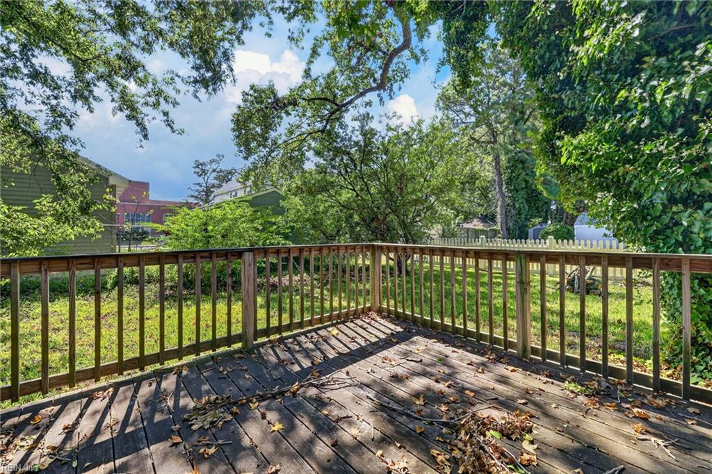 1417 Melrose Pw Property Photo 19